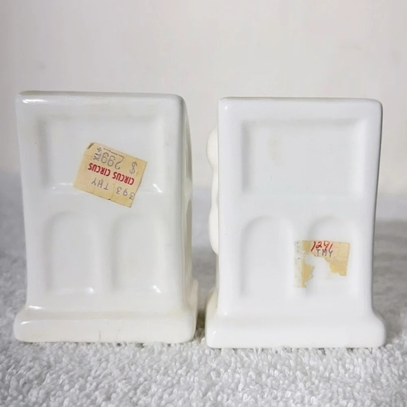 Vintage Las Vegas Ceramic Salt & Pepper  Shakers Rare - Picture 5 of 9